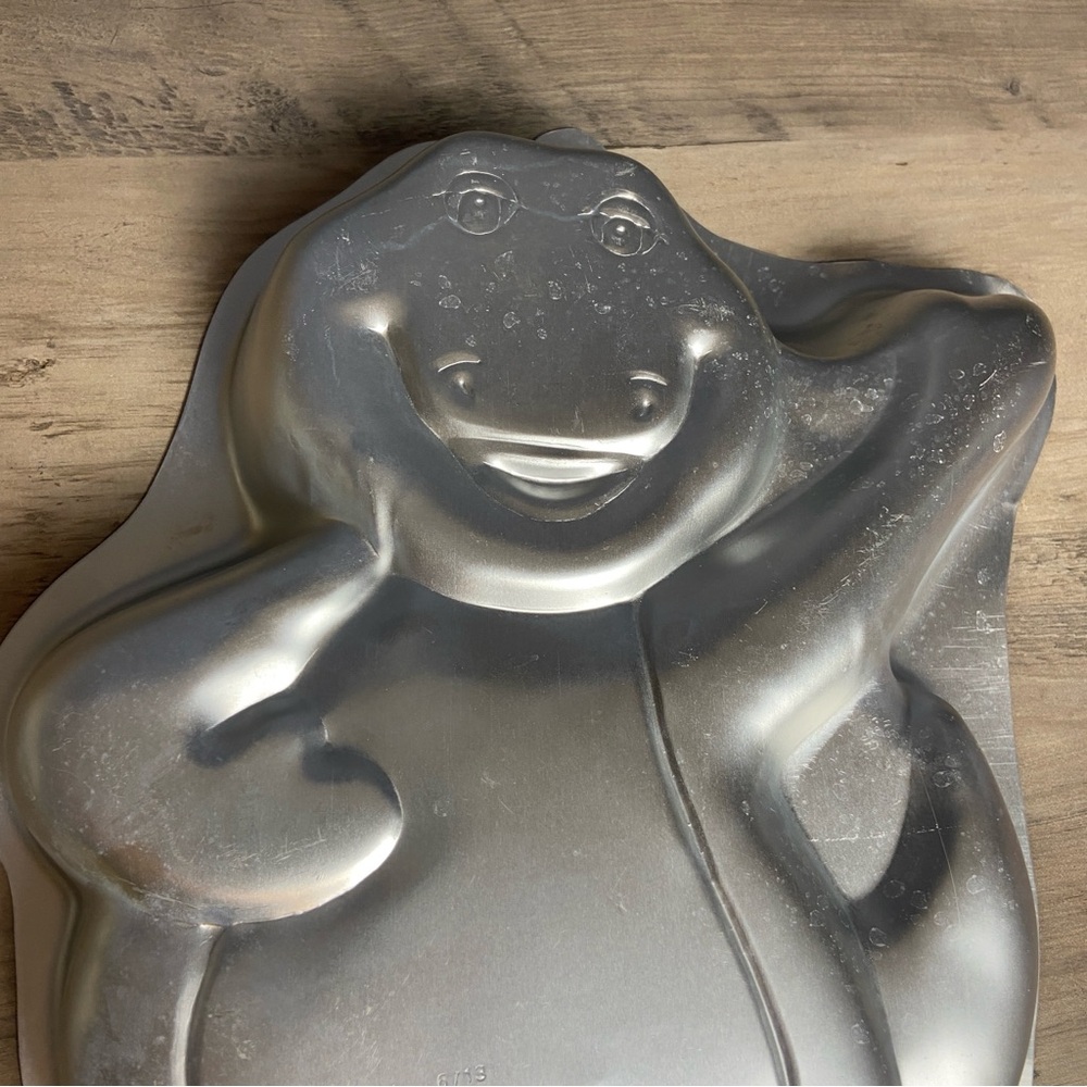 1993 Wilton Barney‎ the Purple Dinosaur Cake Pan  #2105-6713 - Picture 2 of 8